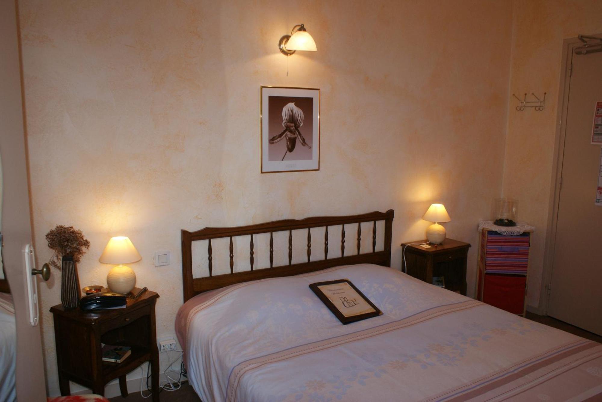 Moulins-la-Marche Hotel Le Dauphin מראה חיצוני תמונה