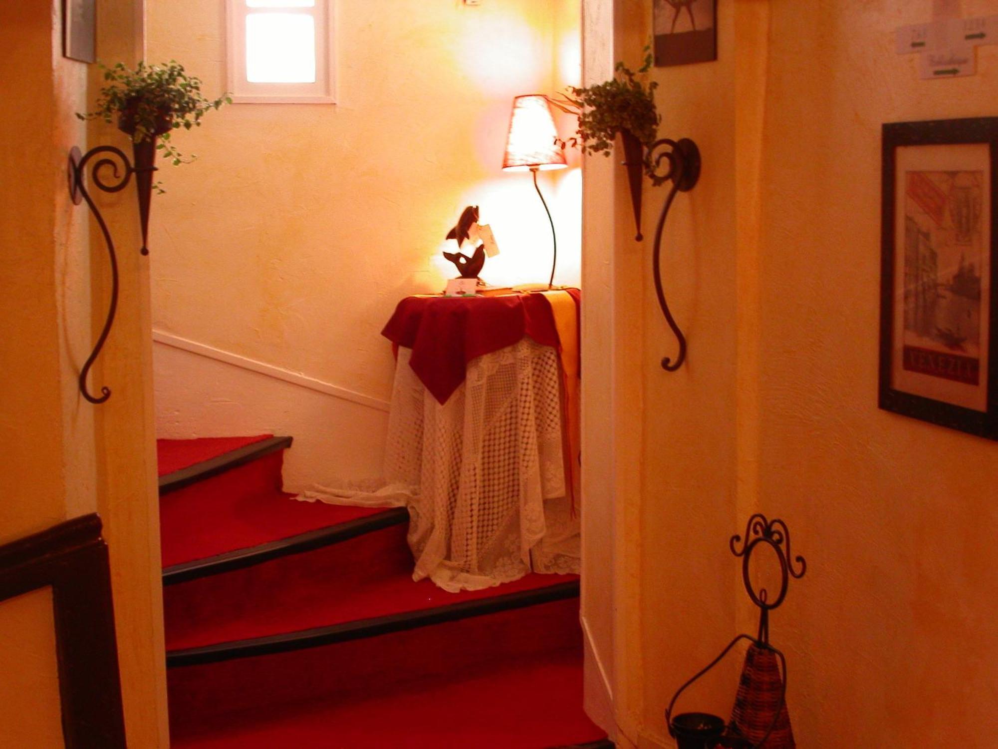 Moulins-la-Marche Hotel Le Dauphin מראה חיצוני תמונה