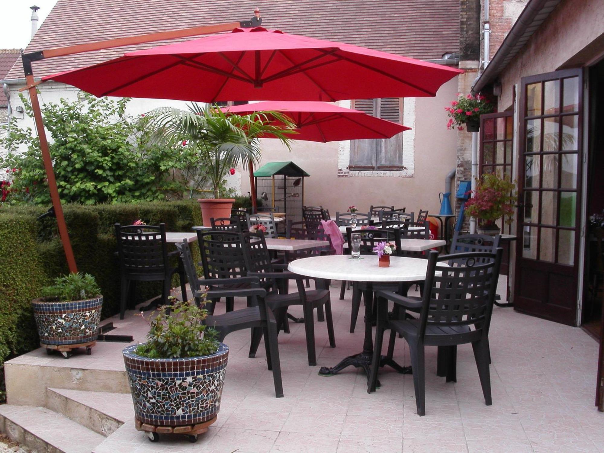 Moulins-la-Marche Hotel Le Dauphin מראה חיצוני תמונה