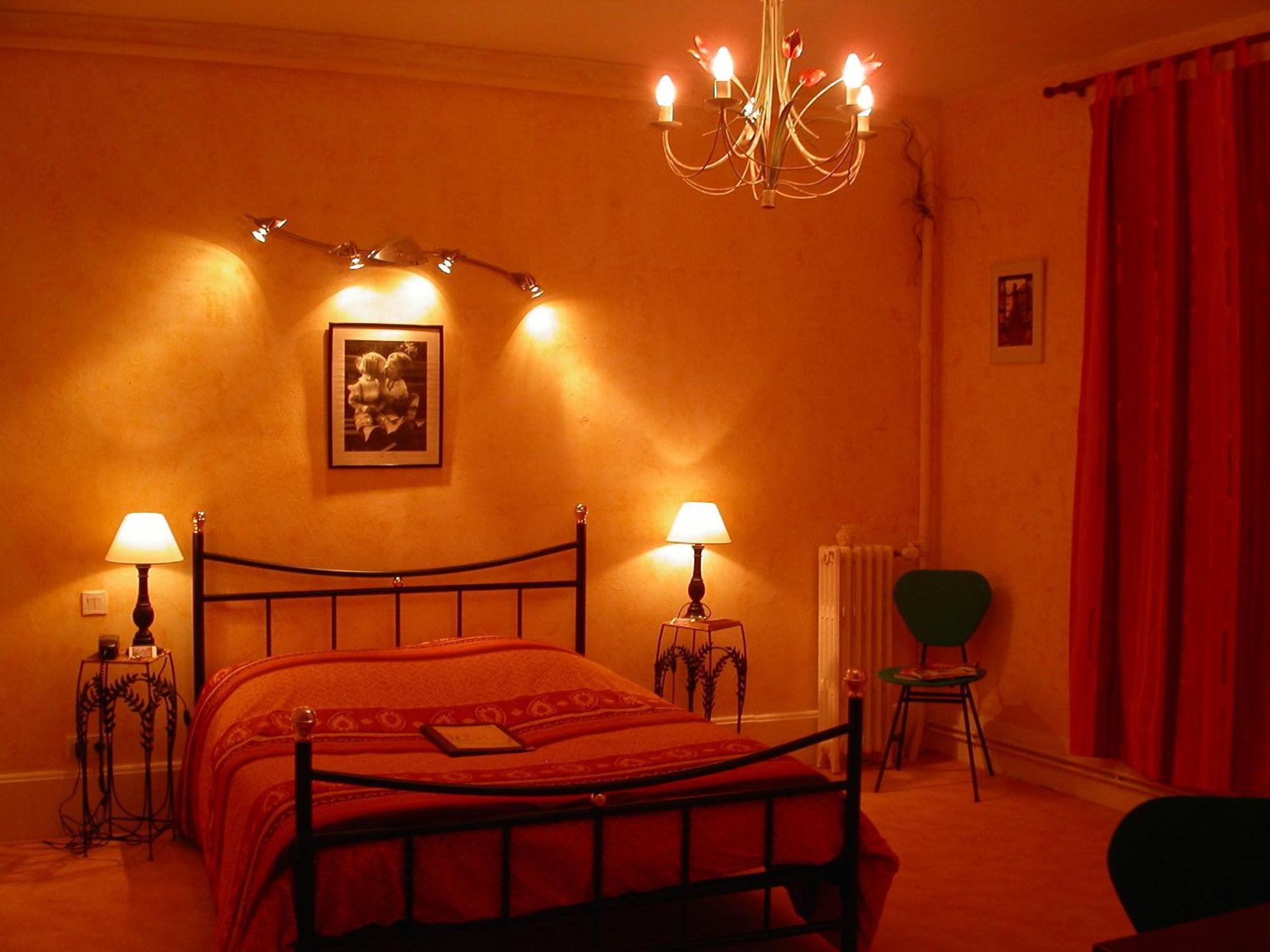 Moulins-la-Marche Hotel Le Dauphin מראה חיצוני תמונה