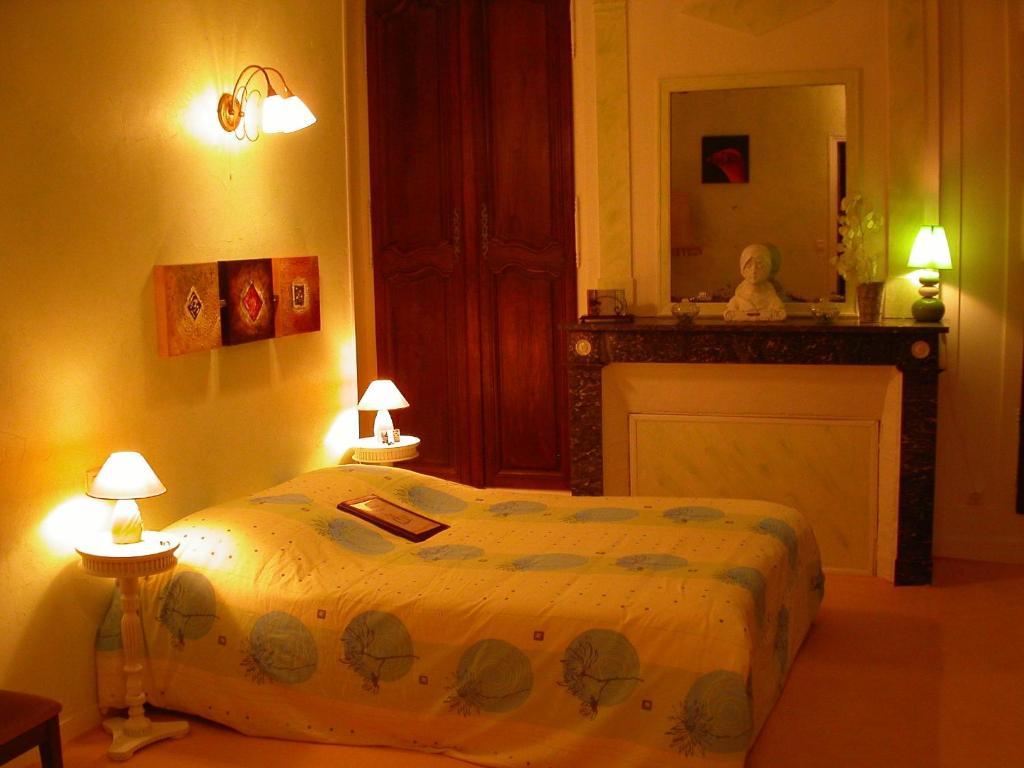 Moulins-la-Marche Hotel Le Dauphin חדר תמונה